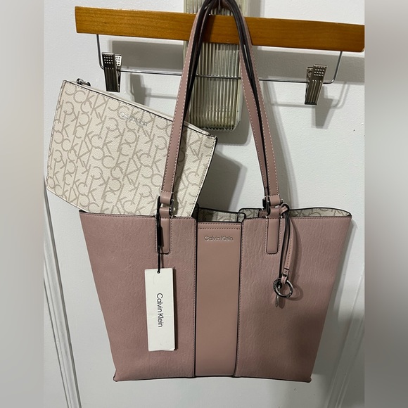 Handbags - CALVIN KLEIN NEW BAG Size: 16x11x5